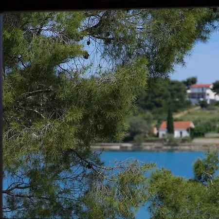 Nauta Peljesac, Mit Whirpool