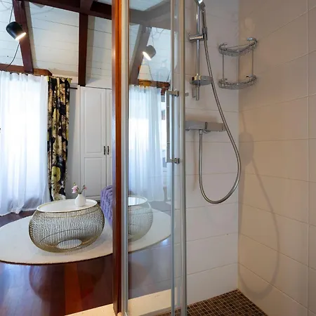 Nauta Peljesac, Mit Whirpool